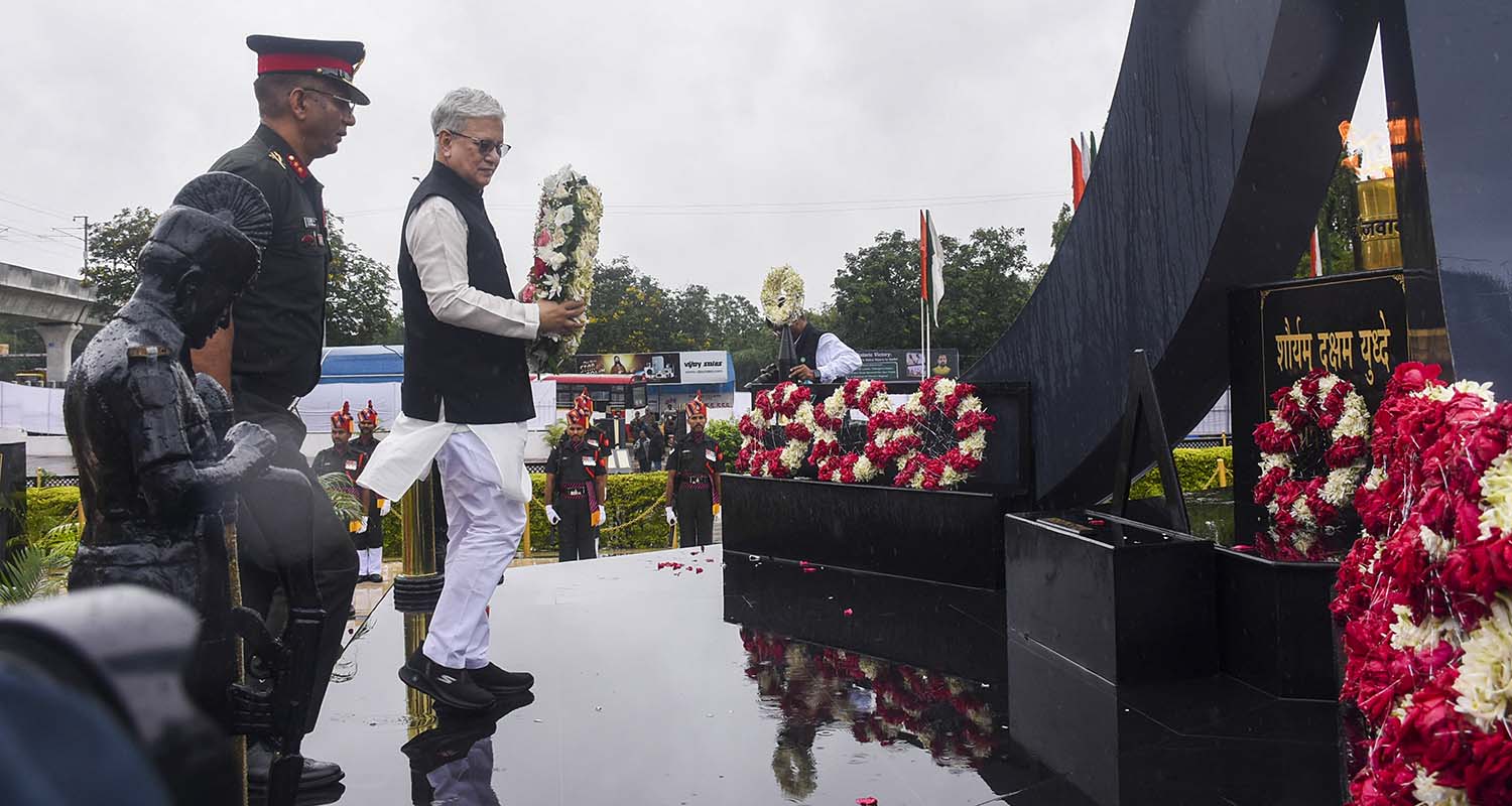 Telangana Governor Jishnu Dev Varma pays tribute to the Kargil war martyrs on the 26th anniversary of the ‘Kargil Vijay Diwas’, at Veerula Sainik Smarak in Secunderabad, Telangana, on Saturday.