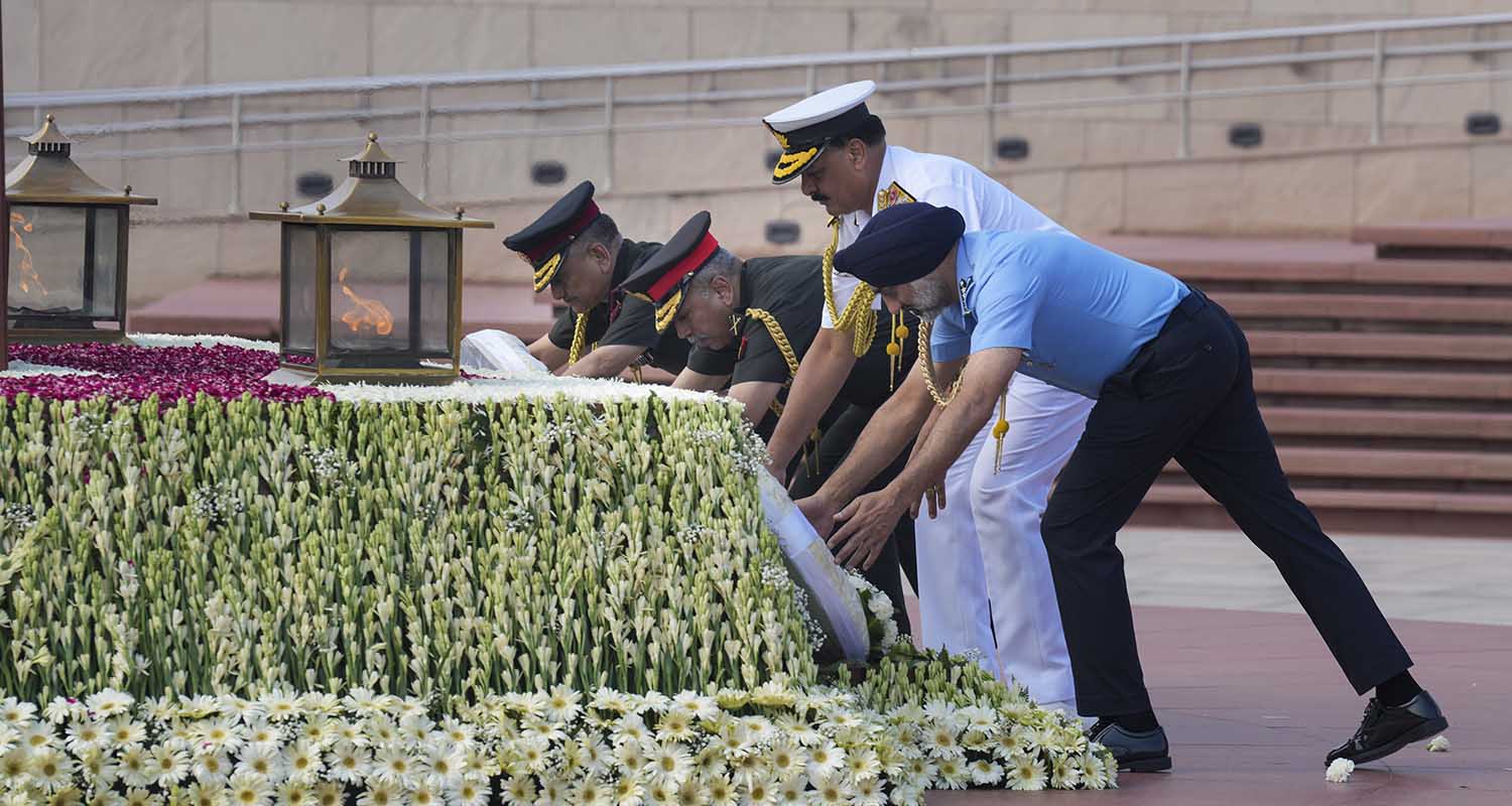 Telangana Governor Jishnu Dev Varma pays tribute to the Kargil war martyrs on the 26th anniversary of the ‘Kargil Vijay Diwas’, at Veerula Sainik Smarak in Secunderabad, Telangana, on Saturday.