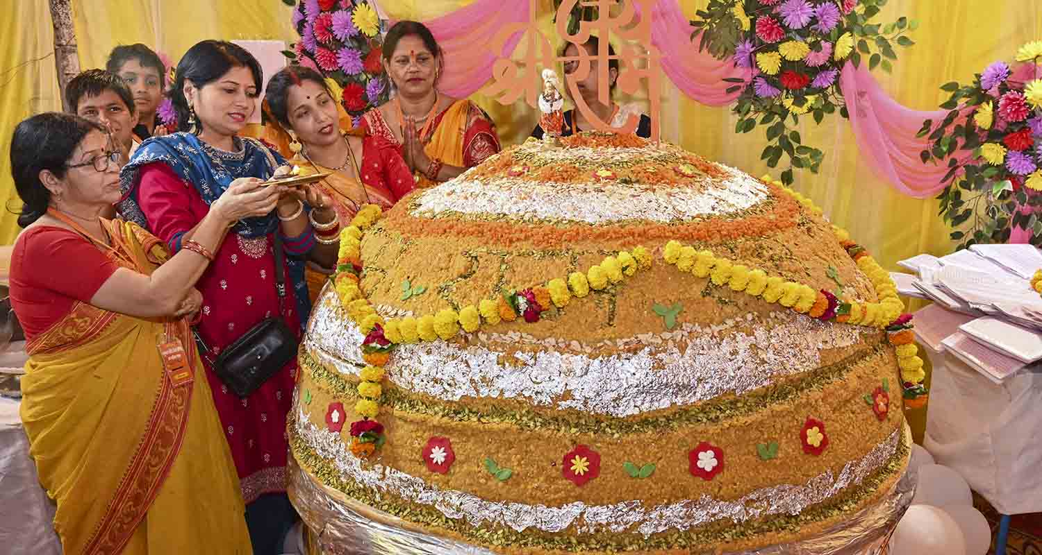A devotee blows a conch during a religious procession from Gowliguda to Tadbund on the Hanuman Jayanti festival, in Hyderabad, on Thursday. A devotee blows a conch during a religious procession from Gowliguda to Tadbund on the Hanuman Jayanti festival, in Hyderabad, on Thursday.