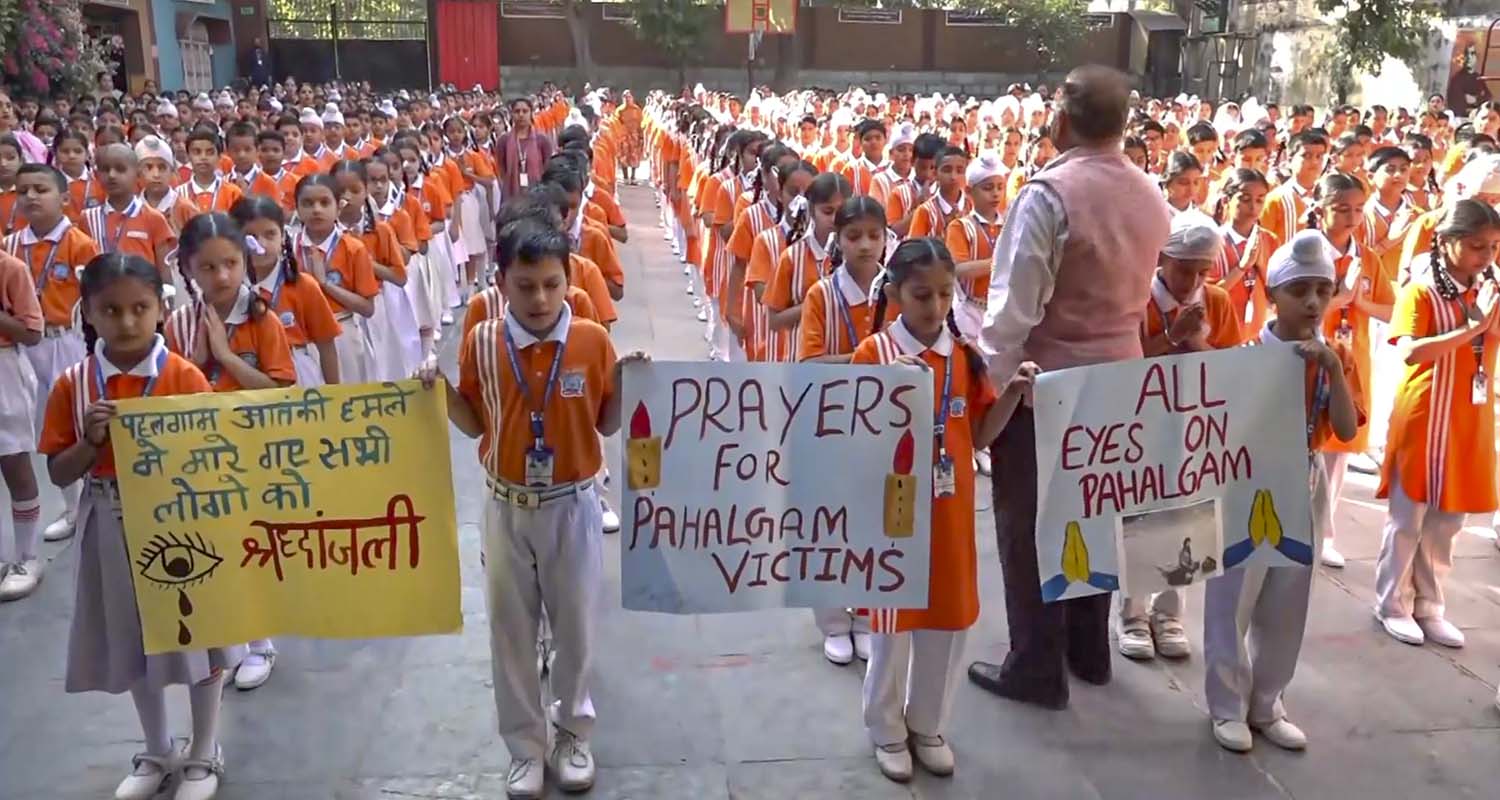Jammu: Students take part in a prayer to pay tribute to Pahalgam terror attack victims at a school in Jammu, on Thursday.