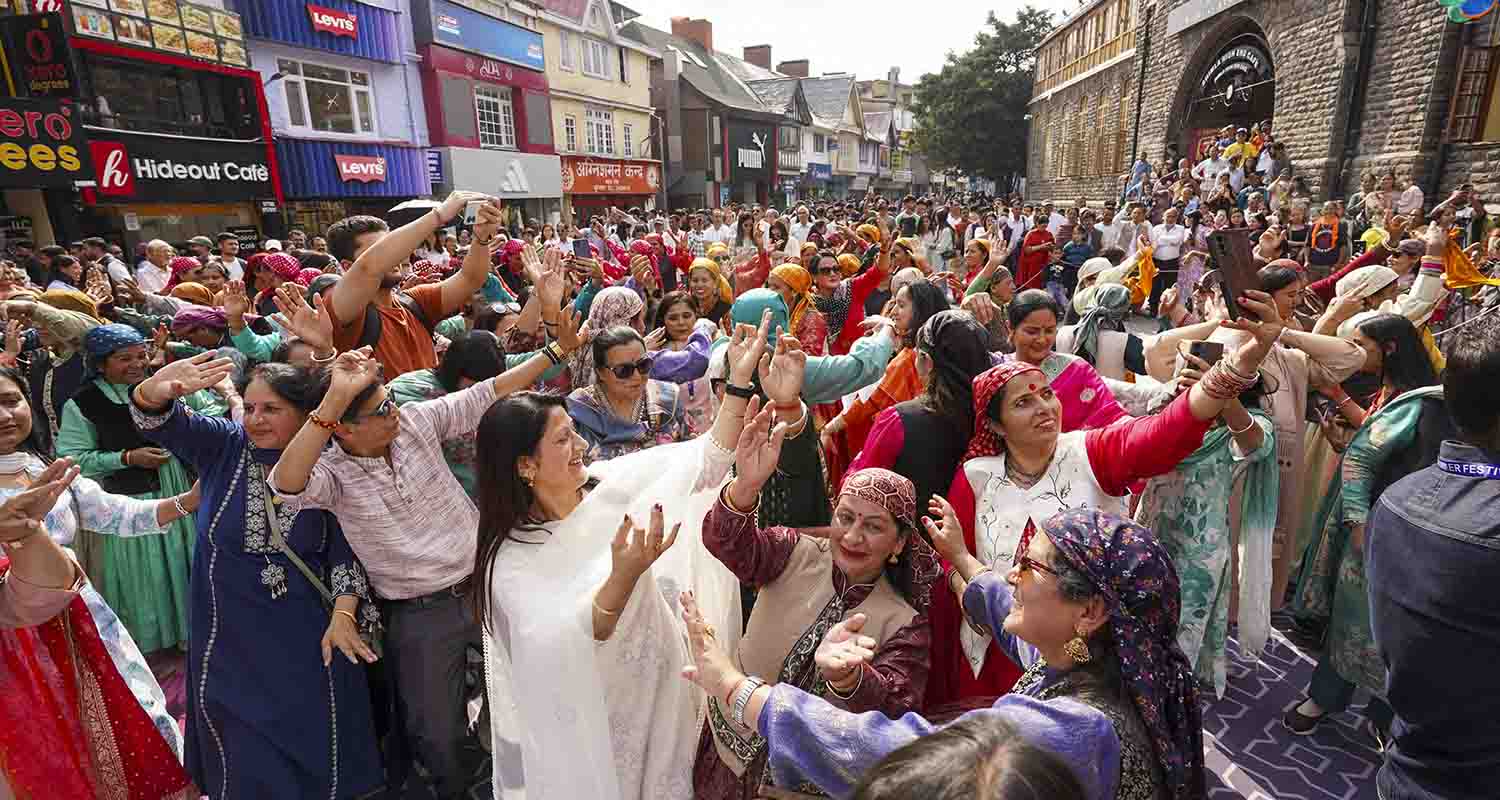 Folk artists perform 'Mahanati' dance during the Shimla summer festival, in Shimla, Himachal Pradesh, on Tuesday. Folk artists perform 'Mahanati' dance during the Shimla summer festival, in Shimla, Himachal Pradesh, on Tuesday.