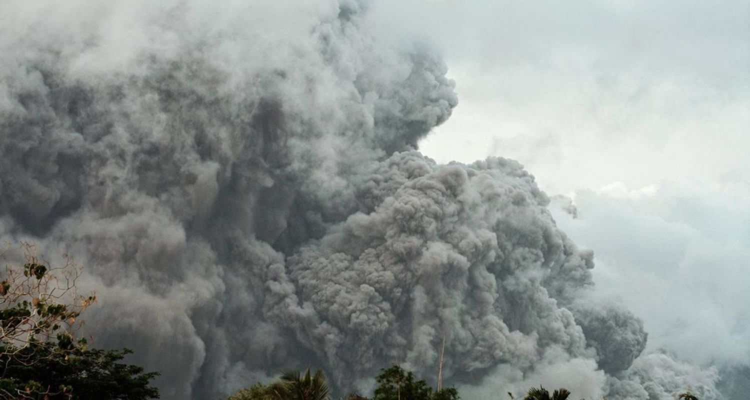 Ashfall from volcano: 300 families evacuated in Philippines